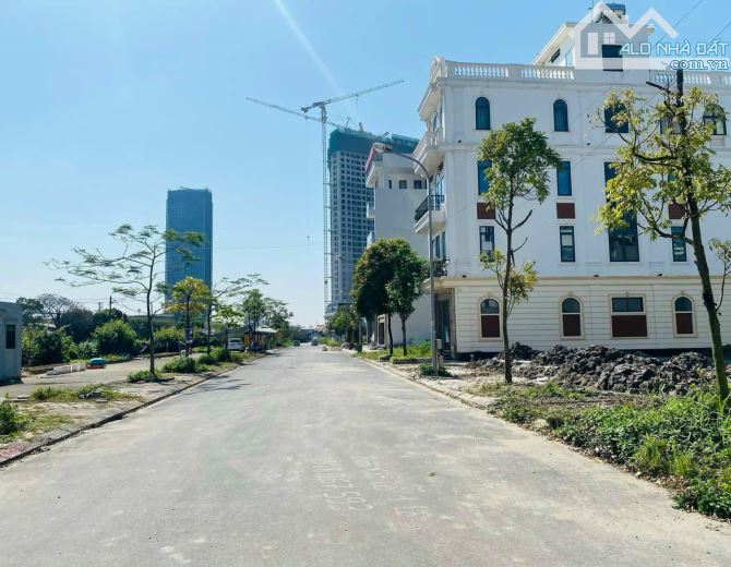 Bán lô đất siêu đẹp khu đô thị mới Sở Dầu, Hồng Bàng DT: 100m MT: 5m Giá: 6.7 tỷ Ms Minh