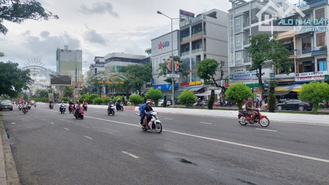 cần bán nhà Trần Phú - mặt tiền 7,8m