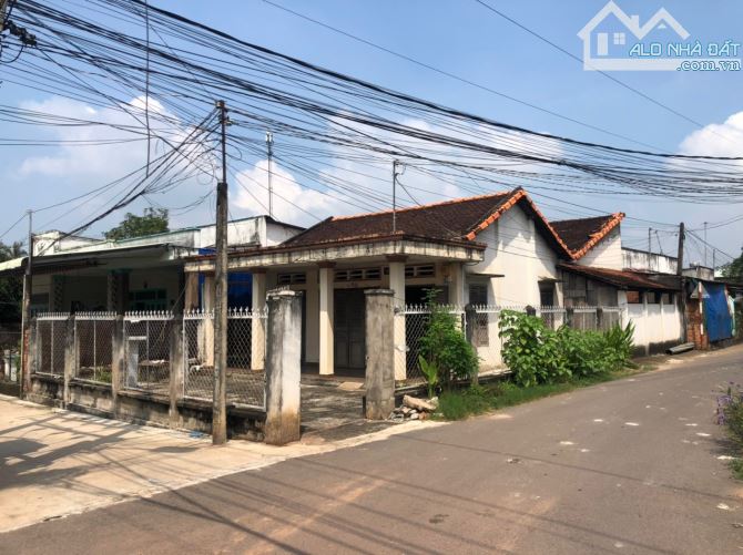 BÌNH DƯONG - BÁN NHÀ NÁT THỦ DẦU MỘT, DT 9x20m, GIÁ 2.4 TỶ