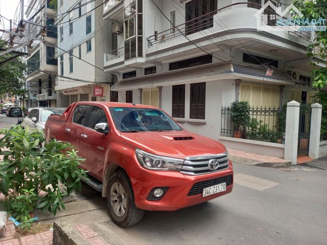 Bán nhà 46m2 Giải Phóng, ngõ ô tô tránh, ở ngay, 2 mặt thoáng