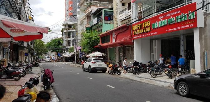 Cho thuê Đất mặt tiền 60 Hoàng Văn Thụ, gần Quang Trung. Diện tích 440m2 ngang 12m. Giá 60 - 1