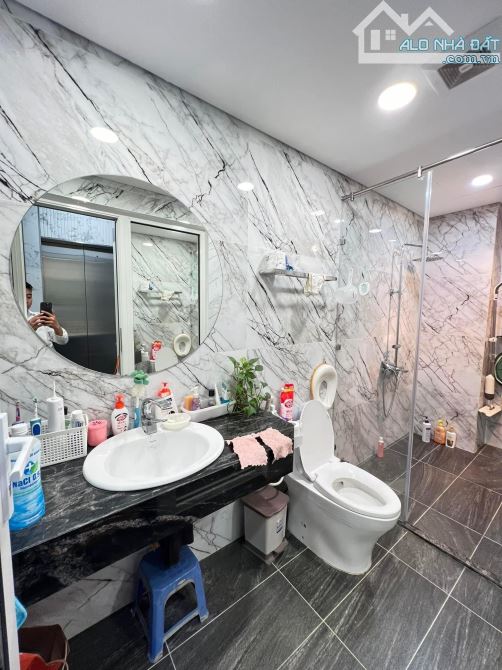 HIẾM, bán nhà, KHU PHÂN LÔ. VŨ TRỌNG KHÁNH. 45m2 x 7 tầng x 4,5m Mặt tiền. - 2