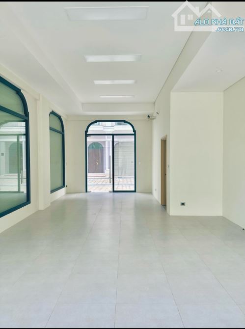 Siêu phẩm bán căn góc hàng ngoại giao mặt đại lộ hoàng mai The manor DT:99M2 5T 38 Tỷ - 3