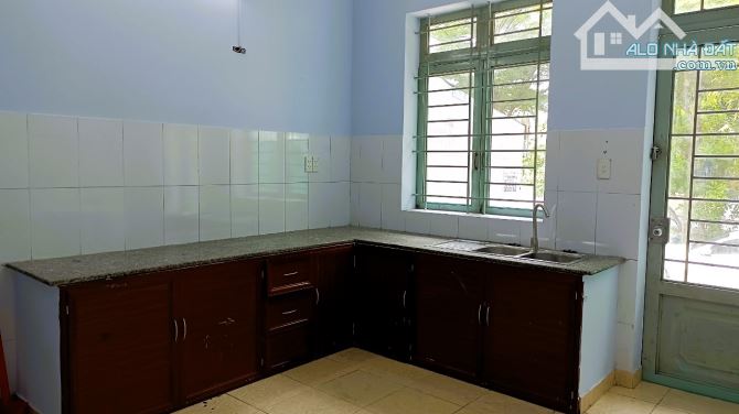 Cho thuê nhà 1T2LST 4pn 300m2 mặt tiền đường Phạm Văn Đồng Linh Đông - 3