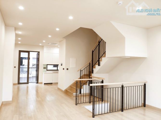 Siêu phẩm bán căn góc hàng ngoại giao mặt đại lộ hoàng mai The manor DT:99M2 5T 38 Tỷ - 8