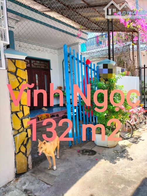 "Bán nhà Vĩnh Ngọc, Nha Trang. Đi vào hẻm đường Lương Định Của chỉ hơn 250m.  - Đường rộng