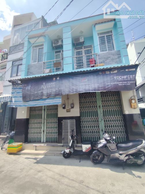 Nhà hẻm thông Nguyễn Văn Luông, 40 m2,chia thành 2 căn đang cho thuê, XH cách nhà 3 bước
