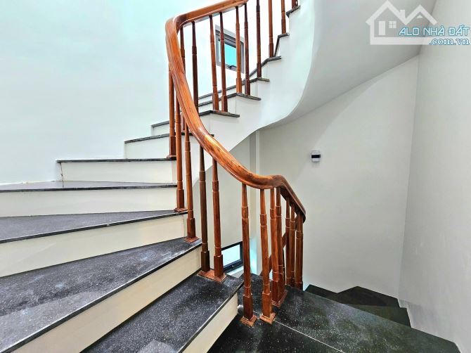 Cần bán gấp nhà phố Đông Quan 32m2, 6T, lô góc, mới đẹp hiện đại, hơn 6 tỷ