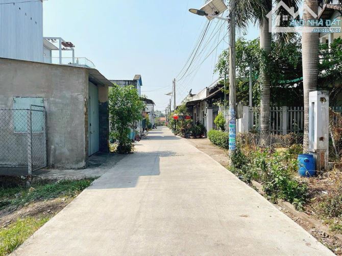 hạ giá bán gấp 1 lô gần chợ mỹ hạnh nam -  gọi đặt cọc ngay - 1