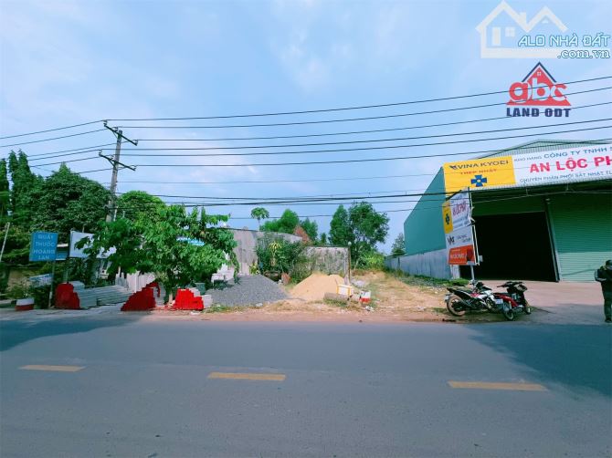 Bán lô đất 261m2 mặt tiền đường Nguyễn Hoàng Gần KCN Bầu Xéo Sông Trầu Trảng Bom ĐN. - 1