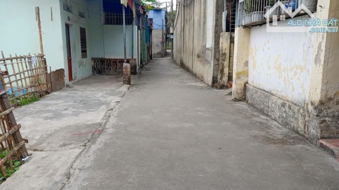 Bán 98m2 đất tặng nhà cấp 4 ở được luôn, ngõ tuyến 2 đường 5 cũ Quán Toan giá 1,5 tỷ - 3