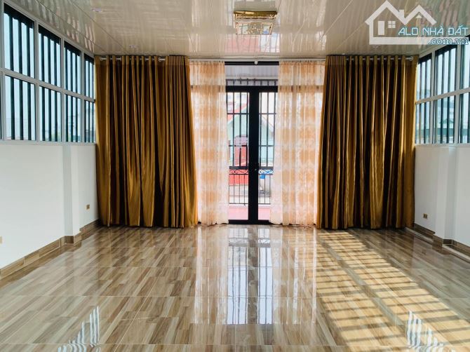 Cực Đẹp, Nhà phố Ái Mộ, Phân Lô, Vỉa Hè, Kinh Doanh, 6 Tầng, Trung Tâm Của Trung Tâm. - 4