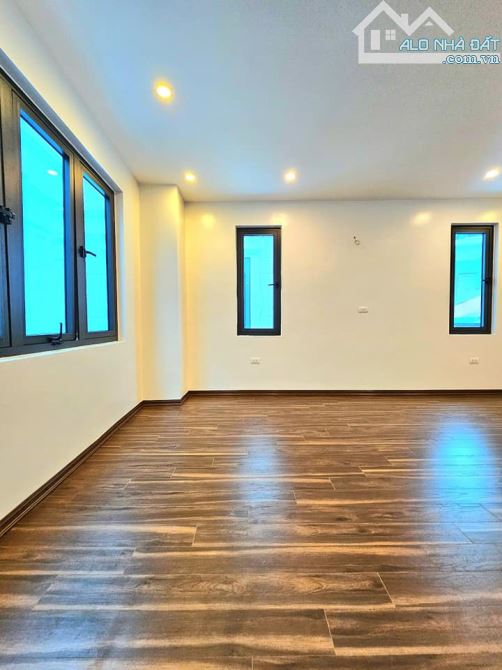 Cần bán gấp nhà phố Đông Quan 32m2, 6T, lô góc, mới đẹp hiện đại, hơn 6 tỷ - 7