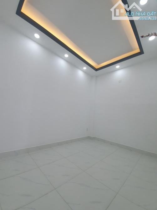 Bán Nhà Q12 - Hẻm Xe Hơi Thông - 44m2 (4x11) - 3 Tầng Nhỉnh 4tỷ. - 8