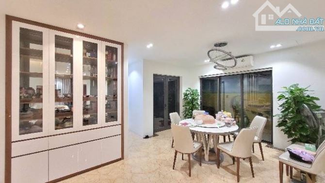 7 tỷ 40m2, 5 tầng thang máy, gara ô tô vào nhà, phố Bà Triệu thông sang Lê Lợi, HĐ, cực hi