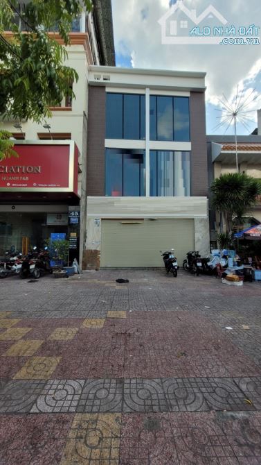 Bán nhà 2MT Nguyễn Thái Học,Q.1(Ngay KS New World) -7,5x20m(140m2)-Gía: 85 tỷ