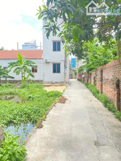 Bán ô đất đẹp thổ cư Yên Vĩnh S: 46m2, ngõ thông, gần khu đô thị hinode, ô tô cách 20m.