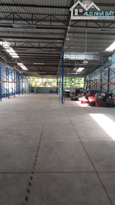 Cho thuê 3 nhà kho hoặc xưởng 450m2 x 3 = 1350m2 . Phường Tân Phước Khánh, Tân Uyên, Bình