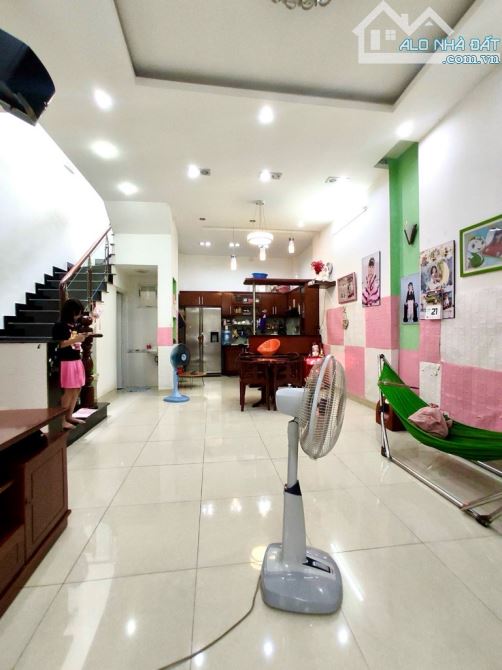 ***HOT***Bán Nhà Bình Tân_Hương Lộ 2 ; 70m2 + 2Tầng; Ngang Gần 6M; SHR Chỉ 3.9x Tỷ.