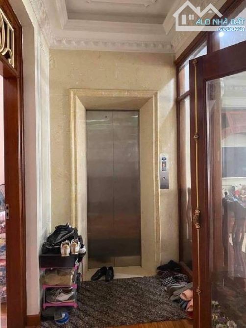 7 tỷ 40m2, 5 tầng thang máy, gara ô tô vào nhà, phố Bà Triệu thông sang Lê Lợi, HĐ, cực hi - 1