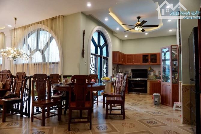 Biệt Thự ViLLa Nguyễn Trọng Tuyển, Tân Bình, 155m2, Ngang Hơn 9m, 5 Tầng, Nhỉnh 32 Tỷ - 1