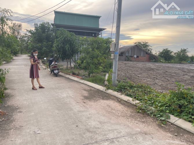 NGỘP BÁN 3223M2 ĐẤT NHÀ BÈ, ĐƯỜNG HẺM XE HƠI, ĐẤT SAN LẤP RỒI, GIÁ 4TR/M2 TL - 1