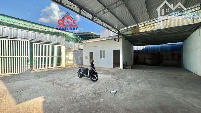 Cho thuê xưởng 720m2 p. Long Bình cách quốc lộ 1A 150m giá 30 triệu - 2