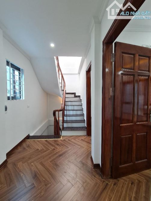 BÁN NHÀ PHỐ THÁI THỊNH, PHÂN LÔ Ô TÔ ĐỖ CỬA, NGÕ THÔNG Ô TÔ, DT 52M2 5 TẦNG CHỈ 9.98 TỶ - 2