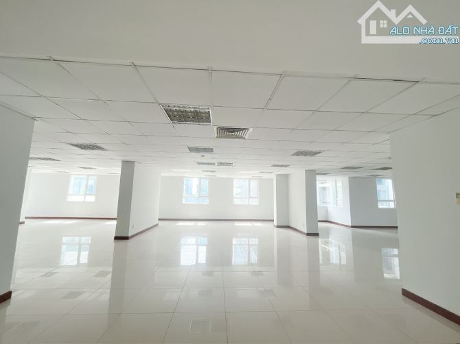 Cho thuê văn phòng lớn từ 20m - 800m2 tại đường Võ Văn Kiệt, Quận 1 - 3