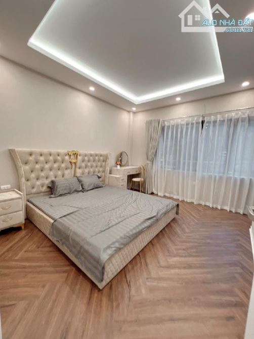 Bán nhà Tân Mai 59m2, có gara, 5 tầng, 5 phòng ngủ - 3