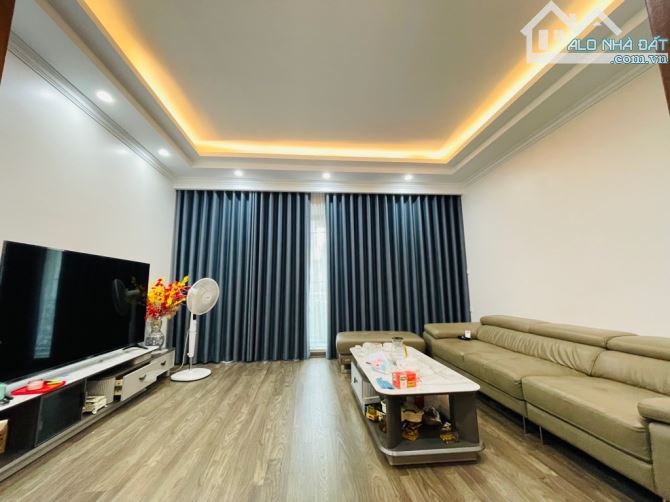 Nhà đẹp Hoa Bằng - Cầu Giấy, 40m2 x 7T thông sàn TM, ô tô vào nhà, 12.8 tỷ - 4