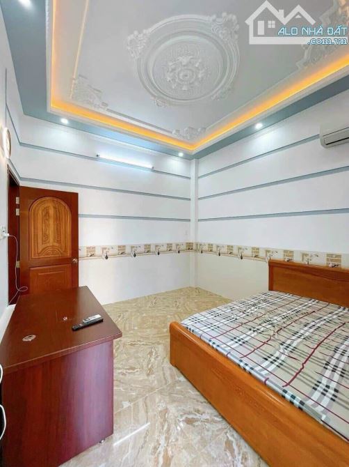 Chỉ 8,5 TỶ: BÁN NHÀ ĐÀ NẴNG - Vị trí ngay NGÃ TƯ: 8m x 18,75m - 2 TẦNG 3 PN - 6