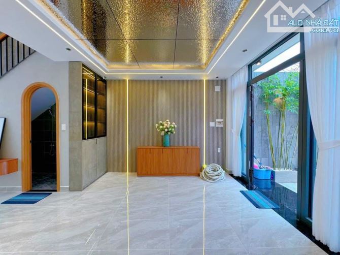 Lên Sóng 2 Em Hoa Hậu Chân Siêu Dài🆘 Đường Số 27🆘 Lê Đức Thọ Phường 6🆘4X19M 4 LẦU - 7