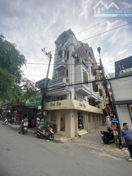 Cho thuê nhà phố Thái Hà, DT 50m2x5 tầng, MT 15m, Giá 30tr