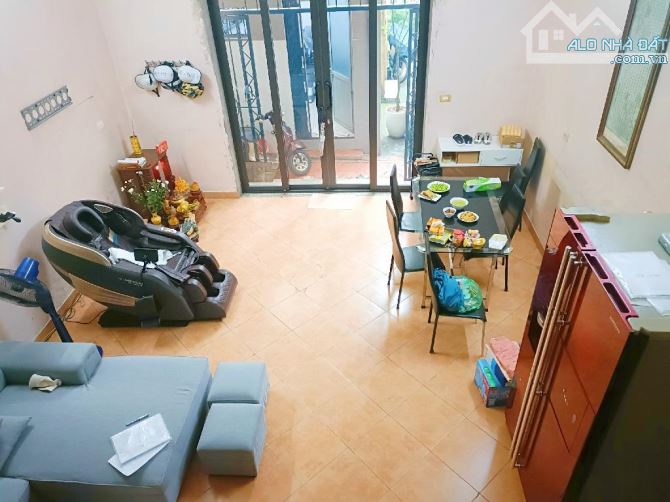 LÒ ĐÚC, QUẬN HAI BÀ TRƯNG, 40M2,5 TẦNG, 10M RA PHỐ.