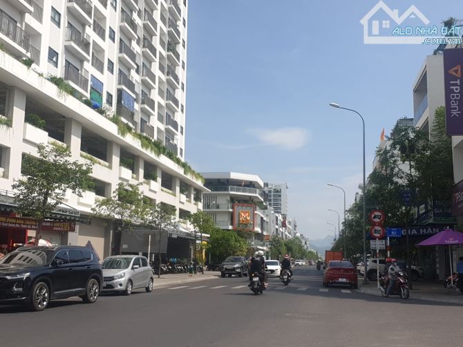 Bán nhà 3 tầng vcn Phước Hải Nha Trang, trung tâm tp. bao thuế phí.