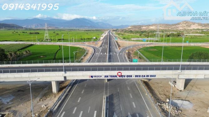 Nút giao cao tốc Cam Lâm Vĩnh Hảo. Mặt QL27A, 20x50m sân bay Thành Sơn 5km, QL1 6km - 10