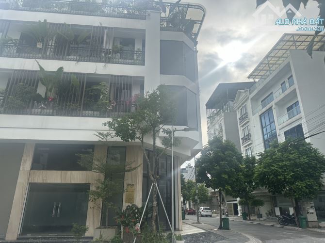 👉👉Giữa Hà Nội có thửa đất: LÔ GÓC, SỔ ĐỎ, mặt đường lớn 2 chiều giá siêu tốt - 1
