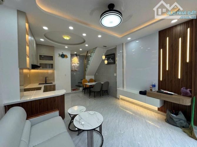 Nhà hẻm giá rẻ ngay trung tâm Q.10, Đ. Lê Hồng Phong, 50m2, 2.5 tỷ, hẻm to, sổ hồng riêng - 1