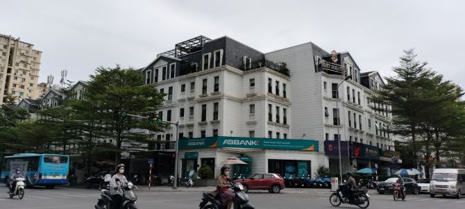 Cần bán gấp Shophuose Mặt Phố Nguyễn Chánh - Mạc Thái Tổ. 130m2 x 5 tầng lô góc giá 65 tỷ - 1