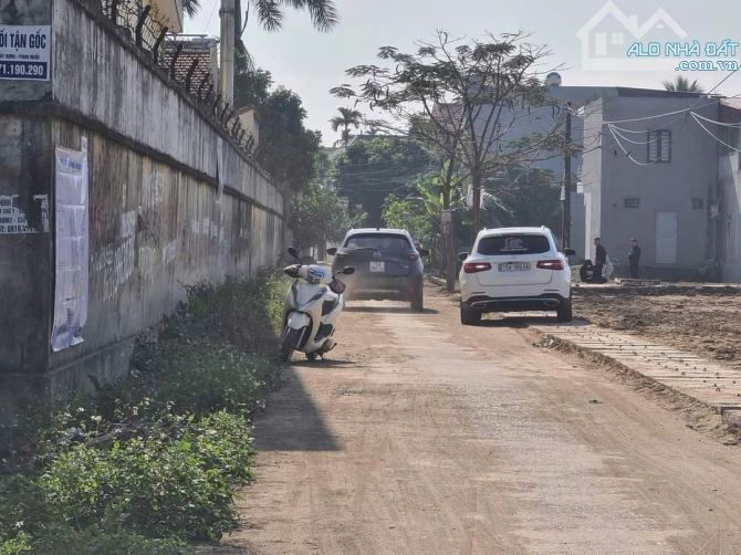 Bán đất lô Góc mặt đường trục thôn Quỳnh Hoàng Nam Sơn giá gần 2 tỷ - 1