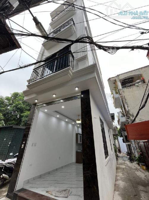 Bán Nhà : Diện tích 30m, nhà 4 tầng , mặt tiền 3.3m , Giá 3 tỷ 3 - 3