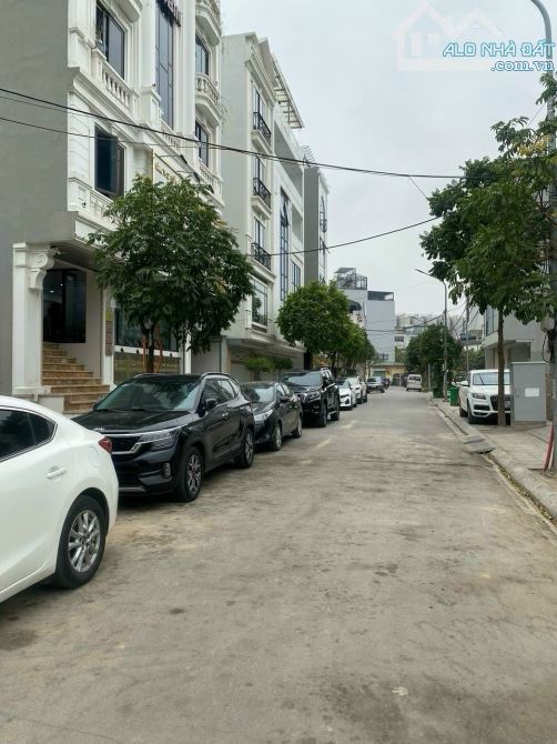 👉👉Giữa Hà Nội có thửa đất: LÔ GÓC, SỔ ĐỎ, mặt đường lớn 2 chiều giá siêu tốt - 3