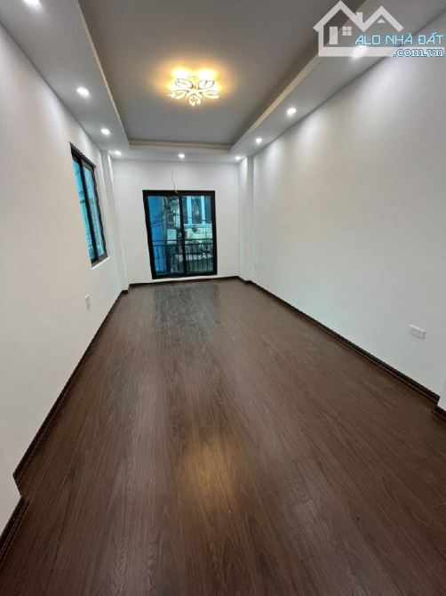 Bán Nhà : Diện tích 30m, nhà 4 tầng , mặt tiền 3.3m , Giá 3 tỷ 3 - 5