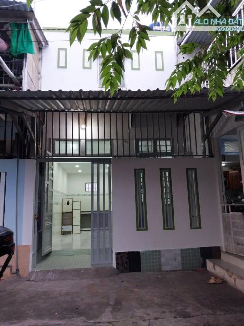 Nhà nhỏ 55m2 Giá 585TR SHR nằm tại Xã Tân Hiệp Huyện Hóc Môn.