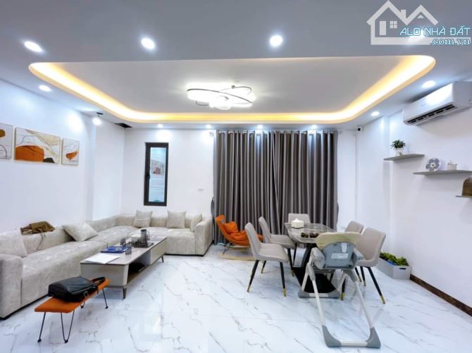 P/lô Ô Tô tránh - Quang Trung - Hà Đông - Ngã 3 Ba La 45m² x 5T MT 5M giá 6,95 tỷ nói khôn