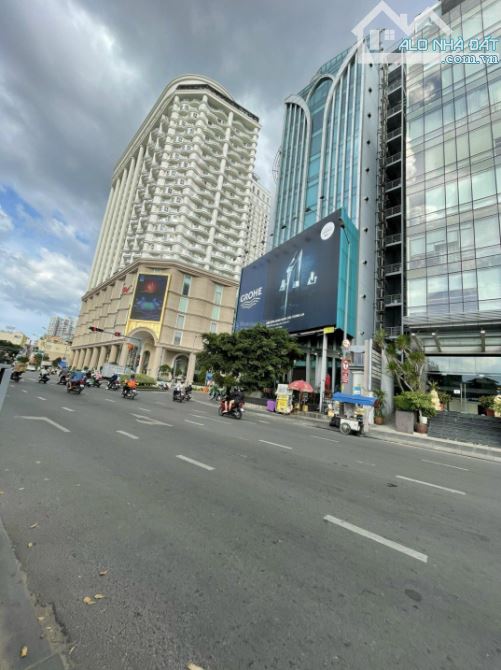 Bán Tòa Building MT Trường Sơn ,Tân Bình, 7 x 26m , K/C : Hầm 8 Tầng , HĐT : 280tr