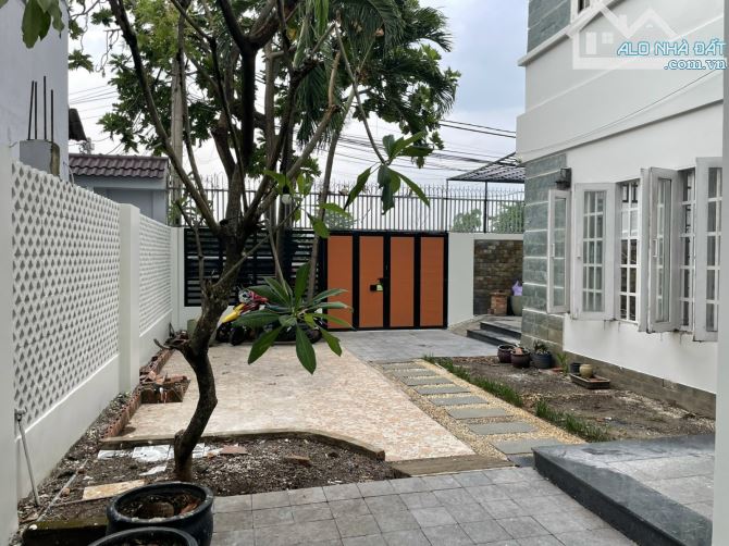 BÁN BIỆT THỰ MINI.GẦN 200M2.CHỈ CÒN 6.7 Tỷ.XUÂN THỚI THƯỢNG _HÓC MÔN.