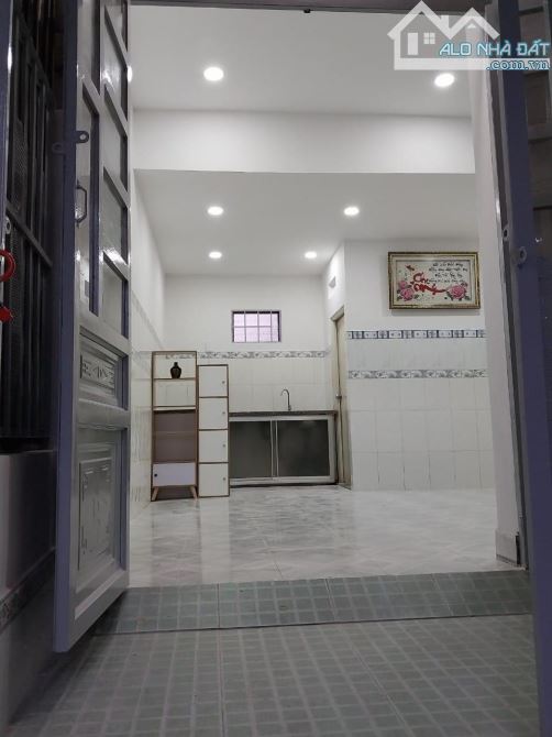 Nhà nhỏ 55m2 Giá 585TR SHR nằm tại Xã Tân Hiệp Huyện Hóc Môn. - 1