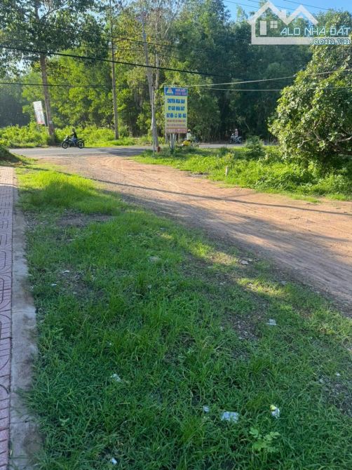 LÔ ĐẤT TOÀN BỘ THỔ CƯ GIÁ CHƯA ĐÊN 1 TỶ ANH CHỊ EM NHANH TAY Ạ. - 2
